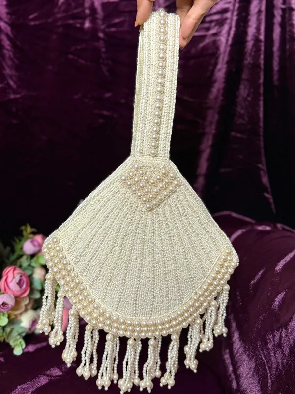 Whitegrace_Tassel_Potli
